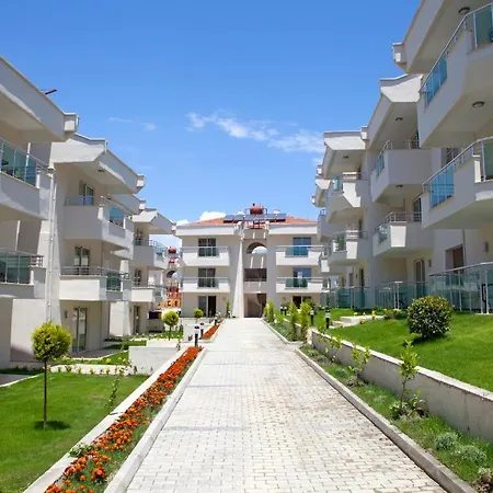 Dream Family Club Side